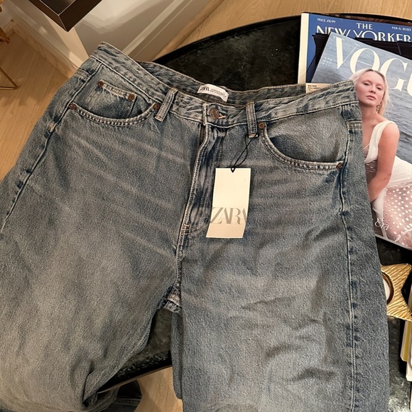 Zara Jeans (Wide Shifted Pant) - Picture 1 of 3